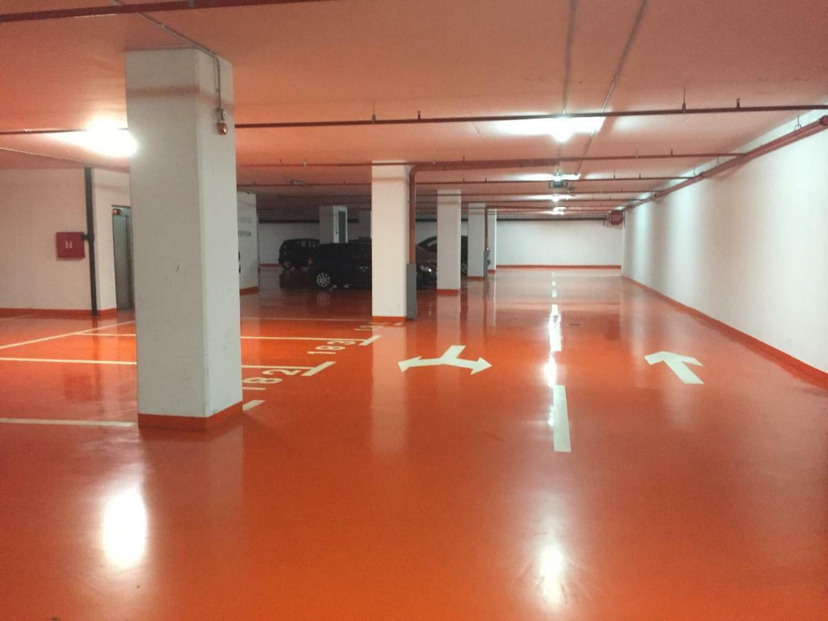 ザグレブNova Galerija West App Mary - Parking In Garageアパートメント エクステリア 写真